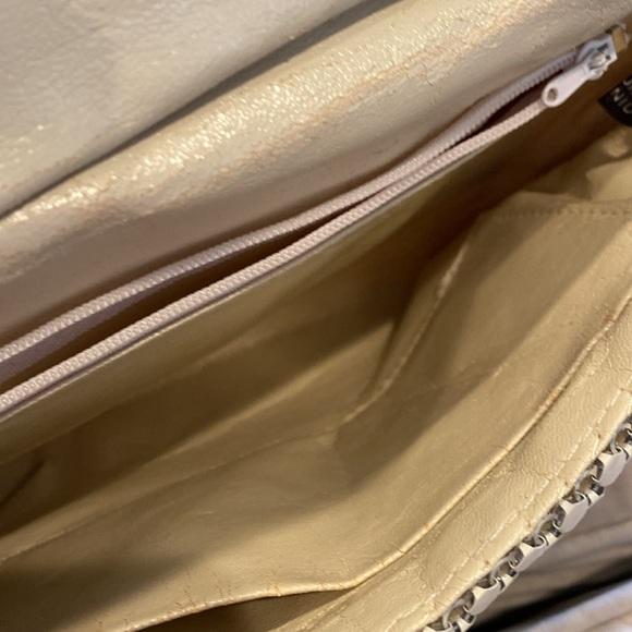 Vintage Metal Mesh Handbag with Chain Handle. Made in Hong Kong. - Picture 6 of 11